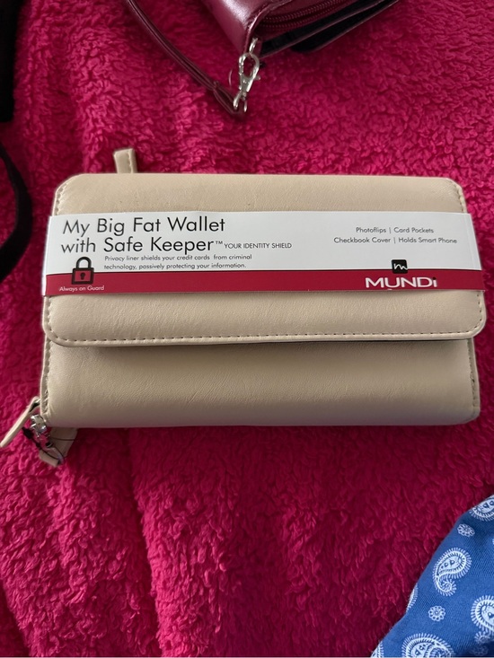 mundi Handbags - mundi Cream Zip Wristlet Wallet with Front Pocket
